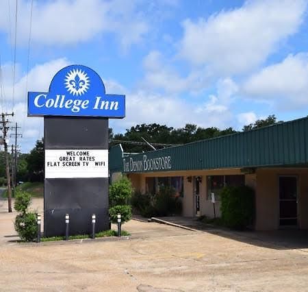 College Inn Natchitoches Exterior photo